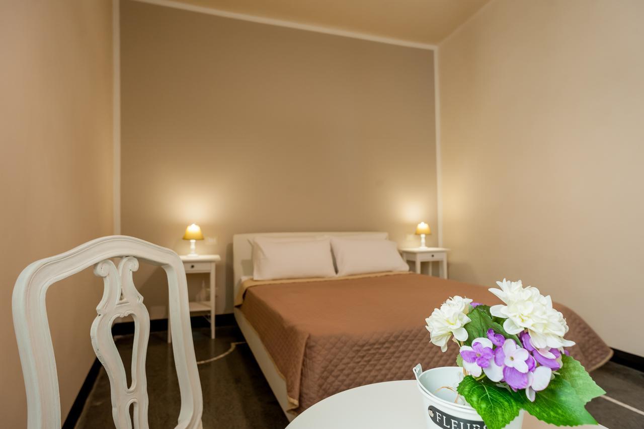 Old Genoa Rooms & Apartments Екстер'єр фото